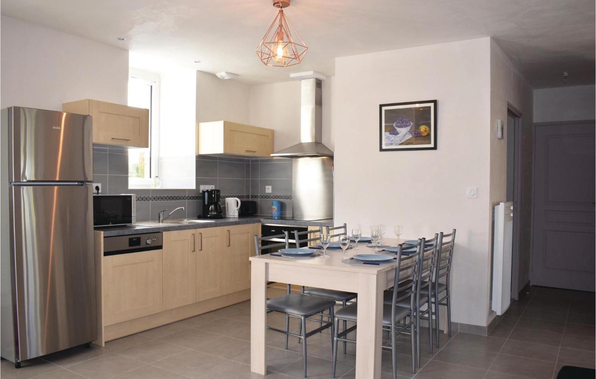 Gorgeous Home In Saint Alban With Kitchen Екстериор снимка